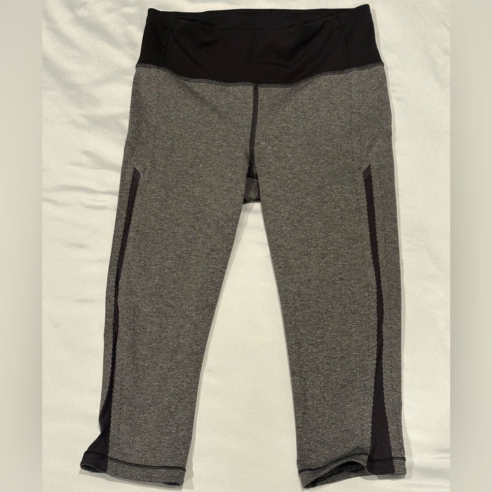 Lululemon Smooth Stride Crop Leggings